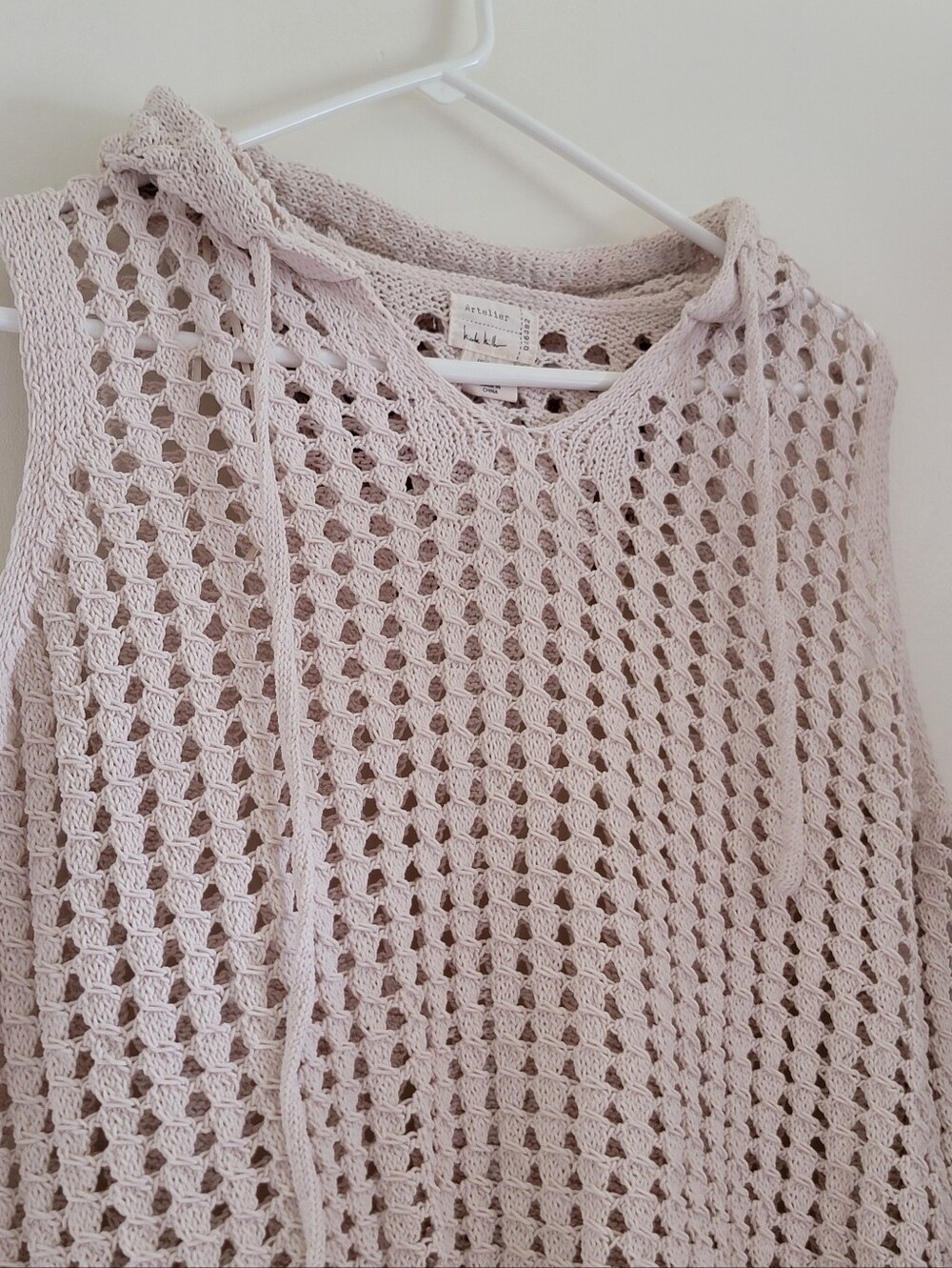 🌊 Coastal Boho Vibes. SzL Artelier by Nicole Miller Open-Knit Hooded Vest ☀️